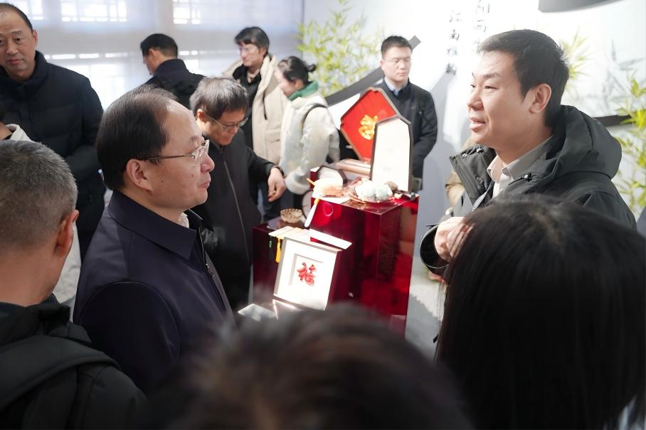 苏州残疾人工艺精品展为何能在故宫引爆关注？52件苏工苏作惊艳亮相  第4张