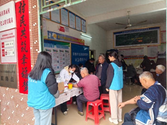 圭岗镇双百社工站吉垌服务点如何让惠民春风吹进乡村老人的心坎里？