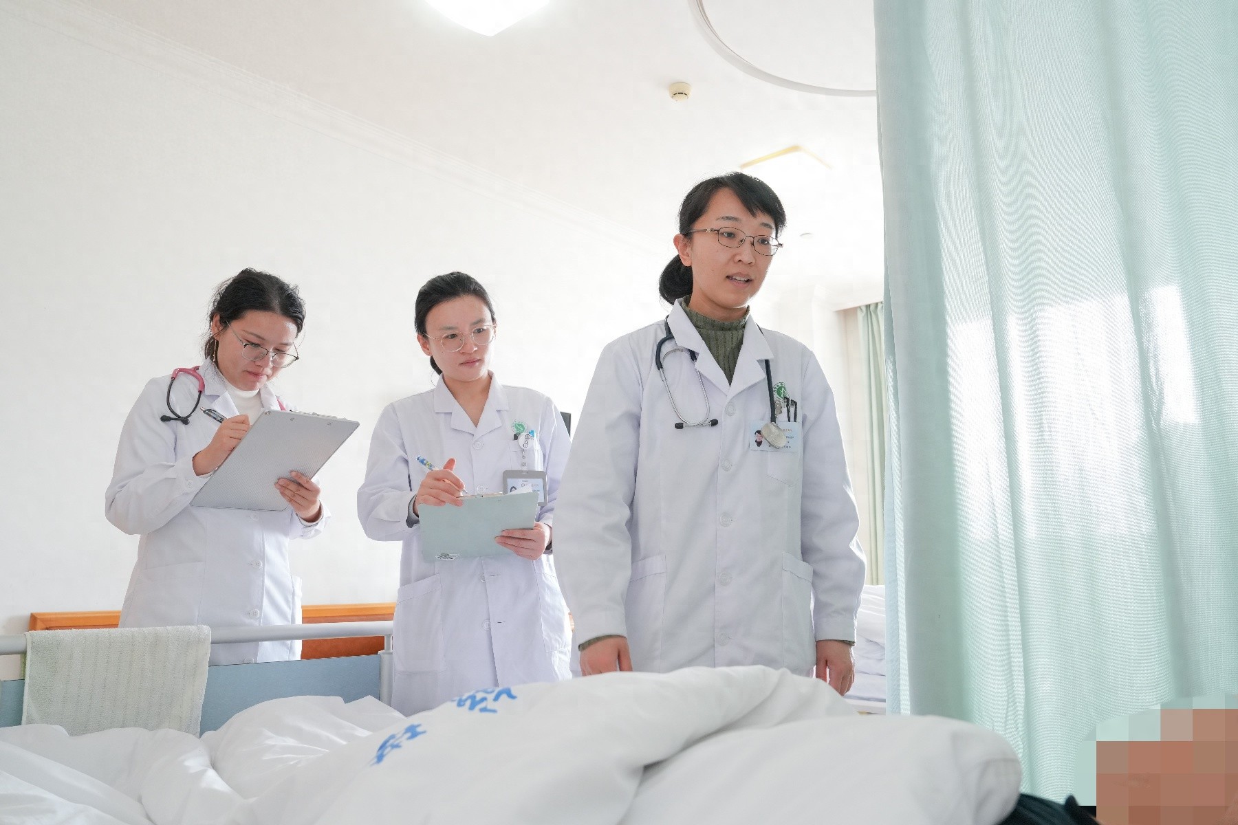 春捂秋冻真的有科学依据吗？中医专家揭秘千年养生智慧