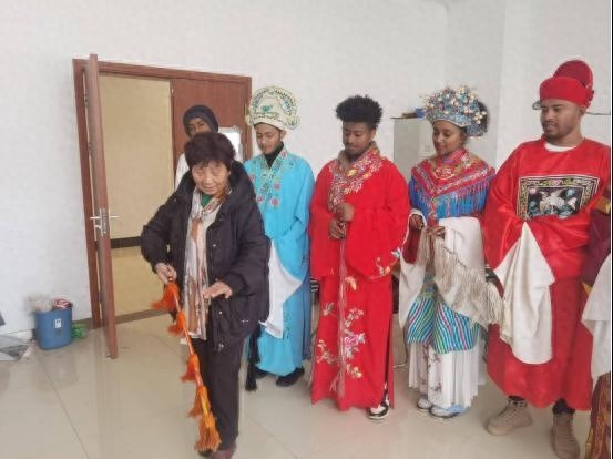 外国学生如何被汉调二黄戏曲艺术深深吸引？这场文化交流不容错过