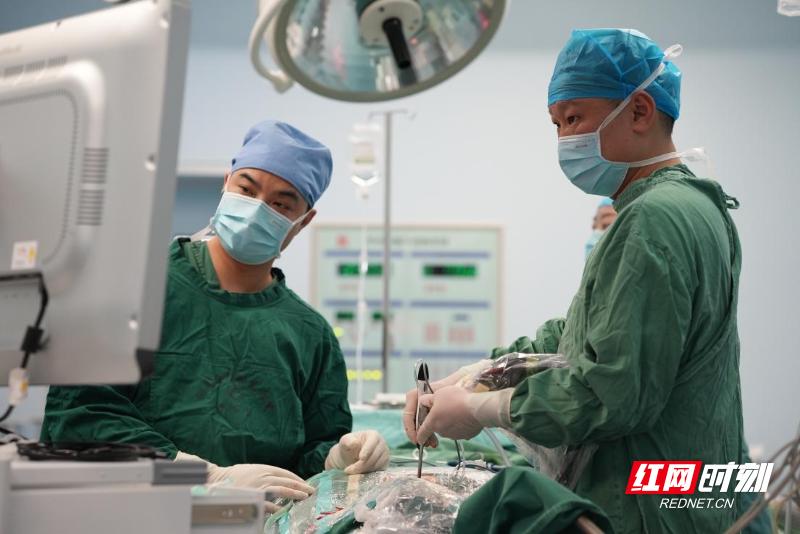 颈椎病痛难忍？湘南学院附属医院首例高难度微创手术带来新希望  第2张