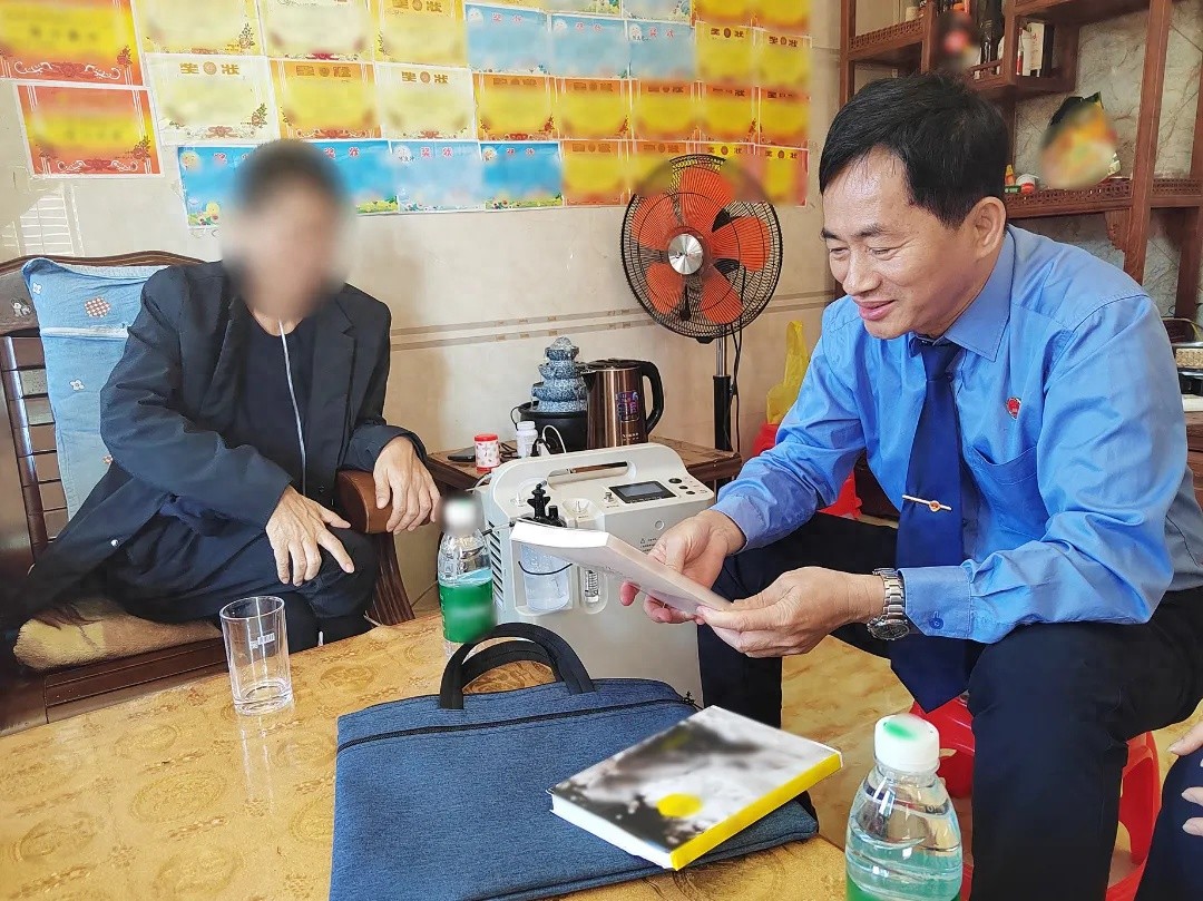 肺癌晚期患者陈某某的赔偿款终于到手！检察官是如何为他带来生的希望的？