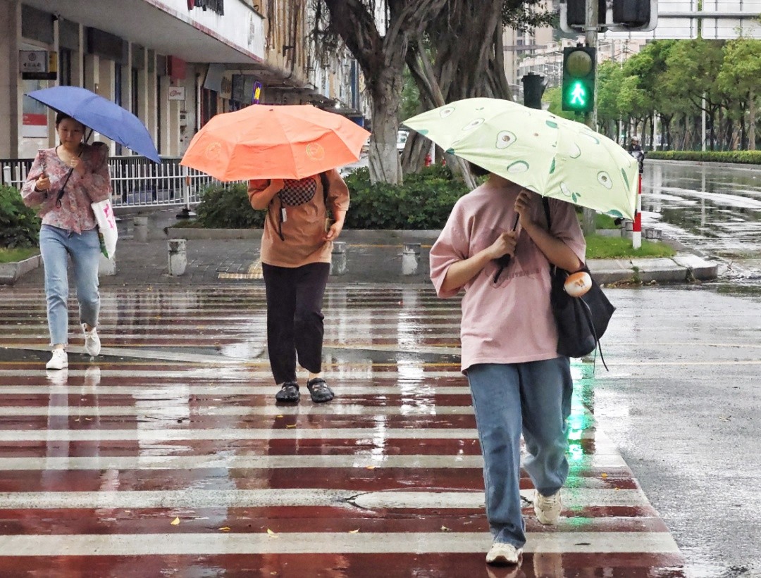 夏天突袭！广东雷雨+升温来袭，下周冷空气南下，你准备好了吗？  第1张