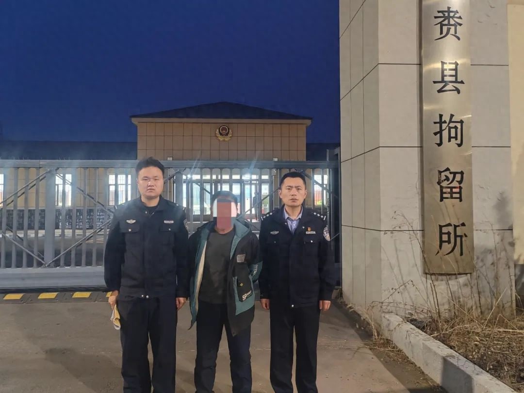 夜幕下的电瓶大盗！民警如何从模糊监控中揪出真凶？