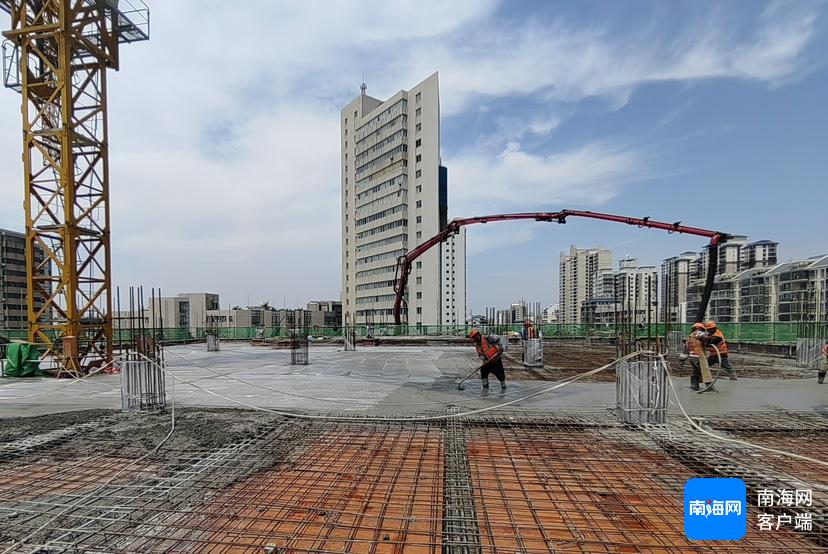 中国联通海口国际信息港封顶！海南自贸港建设再添新动能  第2张