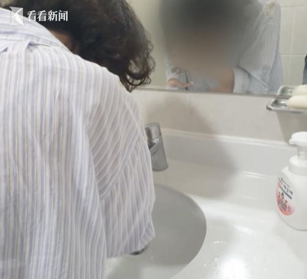 母亲竟用脏尿布殴打老师，二审为何改判实刑？  第2张