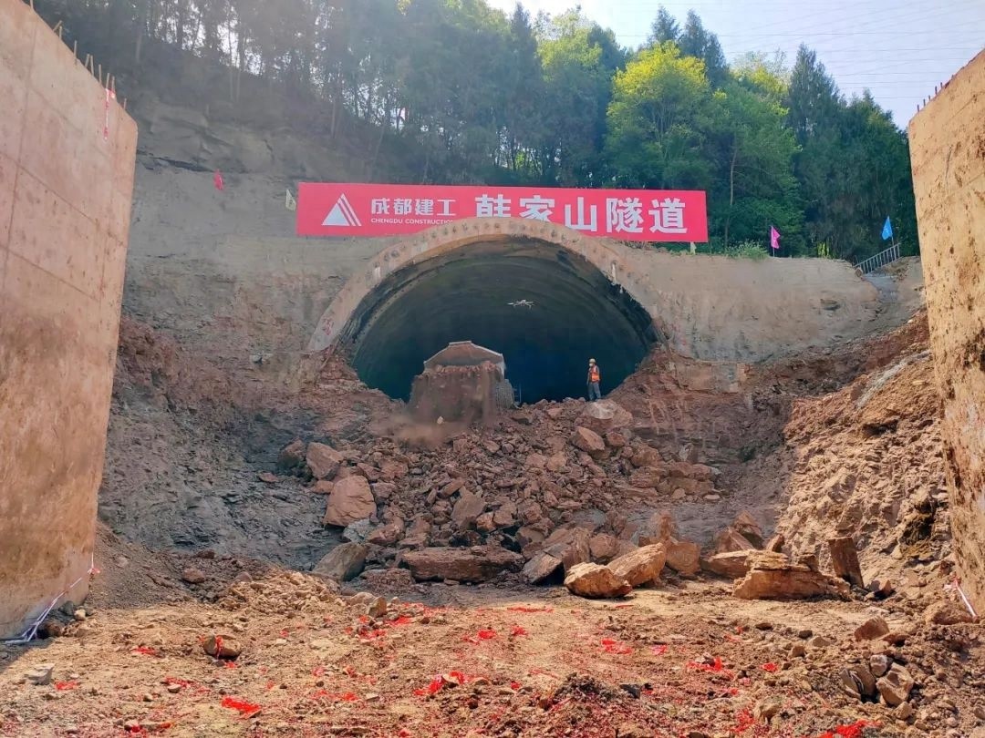 830米韩家山隧道贯通！苍溪县年底竣工的交通枢纽将如何改变你的出行？