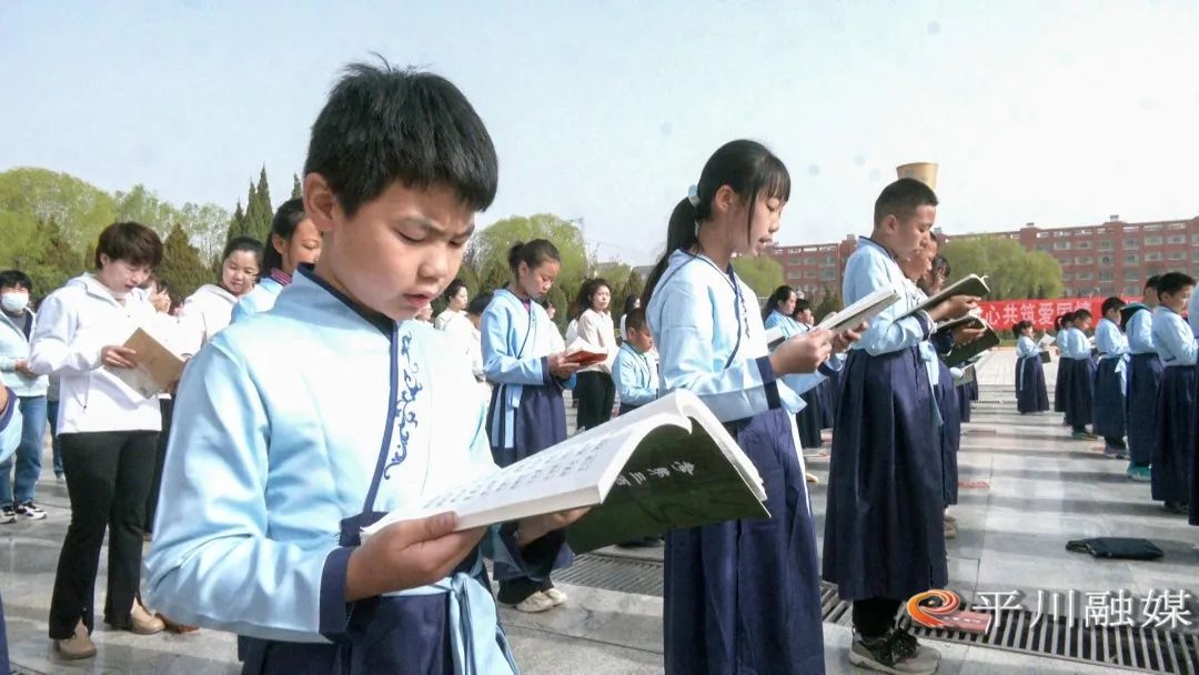 百人齐诵论语震撼全场！你家孩子参加了吗？  第8张