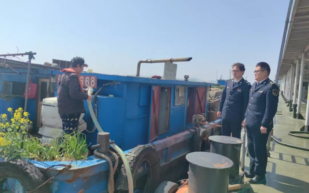 长江镇江段51处免费供水点全面覆盖!船民饮水难题终于解决了? 第4张 长江镇江段51处免费供水点全面覆盖!船民饮水难题终于解决了? 第4张