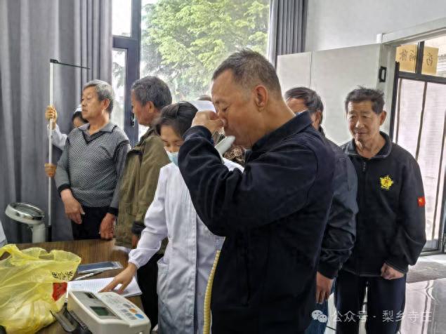 5月19日是第15个世界家庭医生日！村民看病难题咋破？