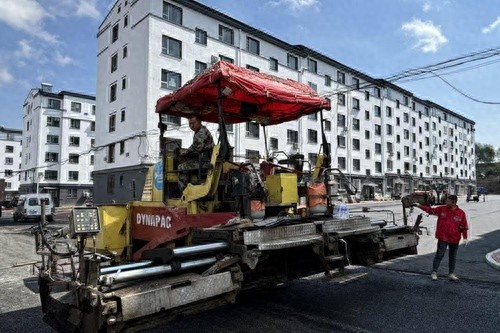 500 余工人奋战！这座始建于 2005 年的老旧小区能否逆生长？  第1张