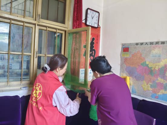 高温下的守护！东大街街道送清凉走访护银龄，你知道吗？  第3张