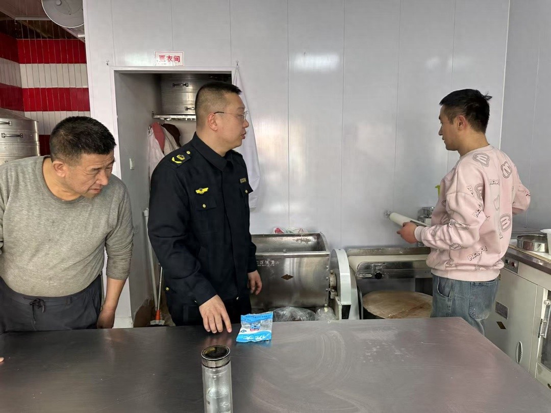 鞍山道市场监督管理所开展食品小作坊专项检查，舌尖安全谁来守护？