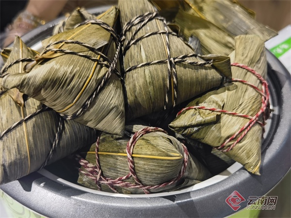 端午节将至！云南惊现诺邓火腿粽，独特风味咋不早点有？  第3张