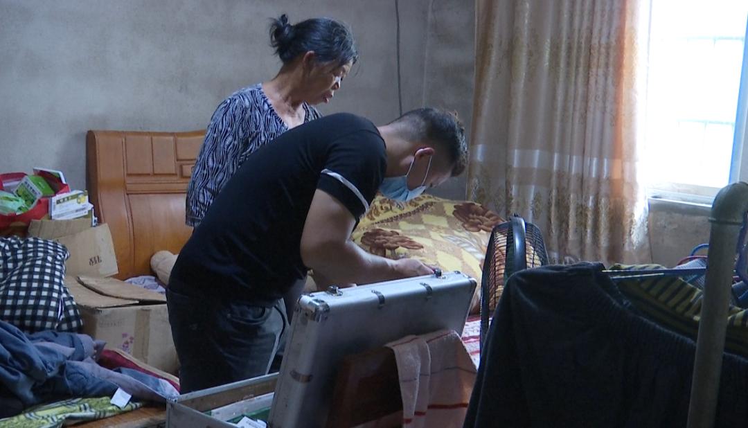 坚守基层医疗十余年！黄振炜如何为群众编织健康保障网？  第4张