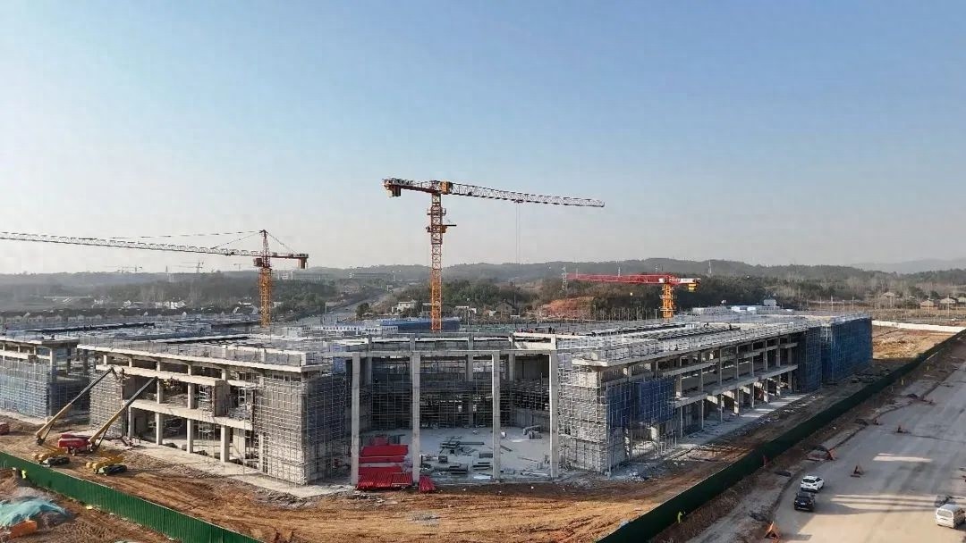 当阳城西高铁新城站前广场即将完工！253个大巴车位等你来体验  第1张
