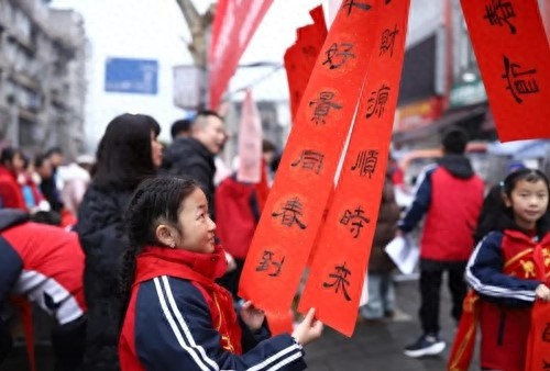 新春送福，墨香传情！西城街道与兴贤小学如何用春联点燃社区年味？