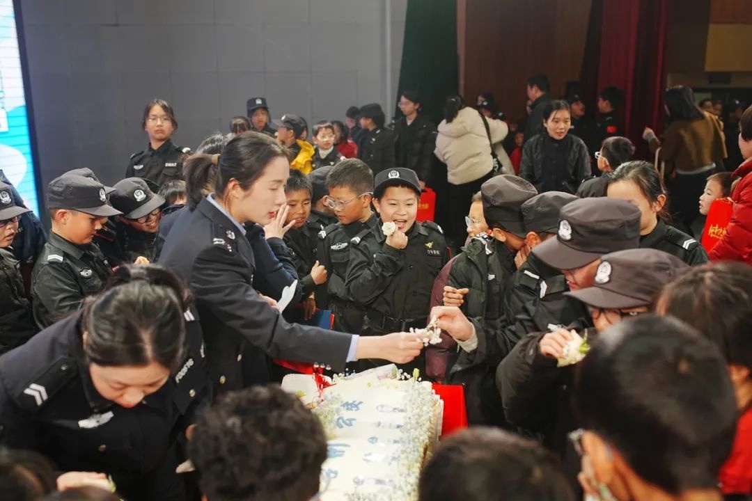 台州少年警校毕业典礼震撼人心！300名家长孩子共同见证成长奇迹  第14张