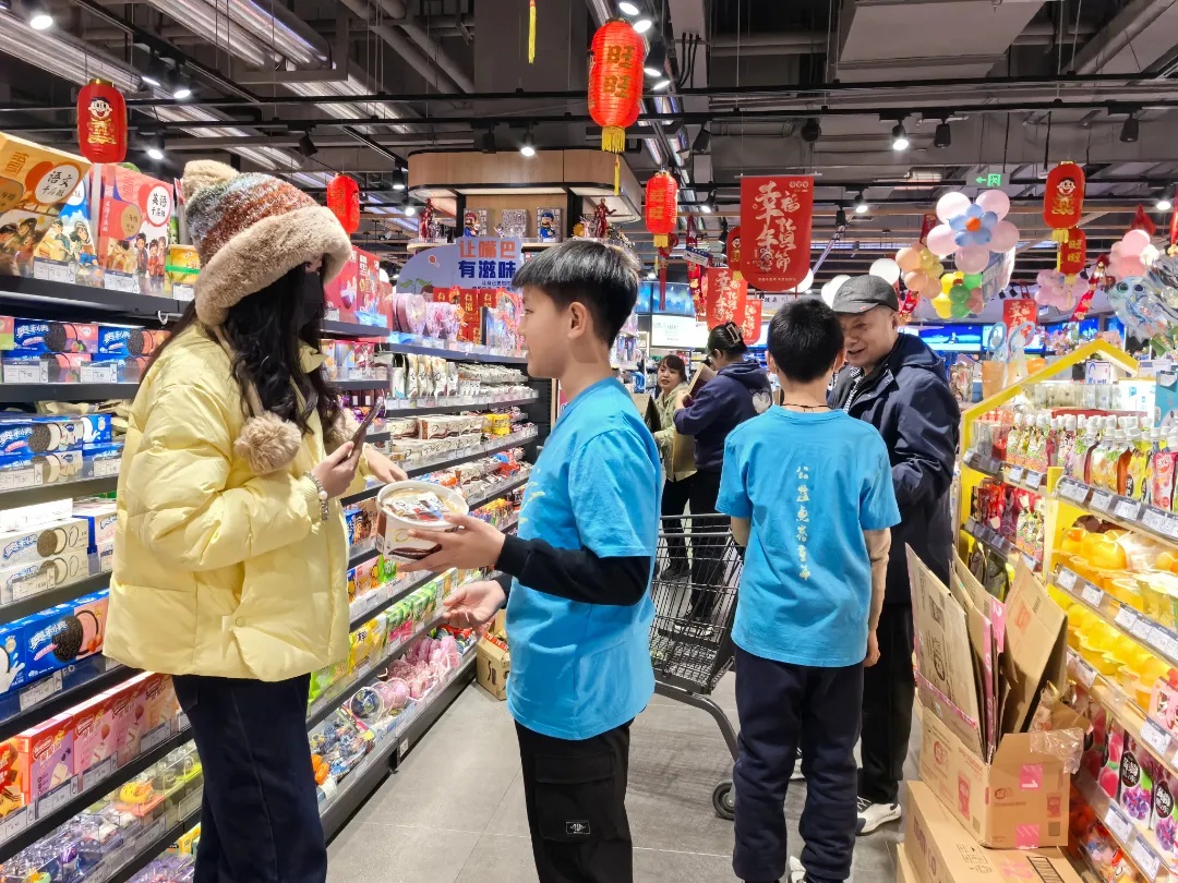 小小年货促销员大显身手！孩子们如何用热情和专业征服顾客？  第3张