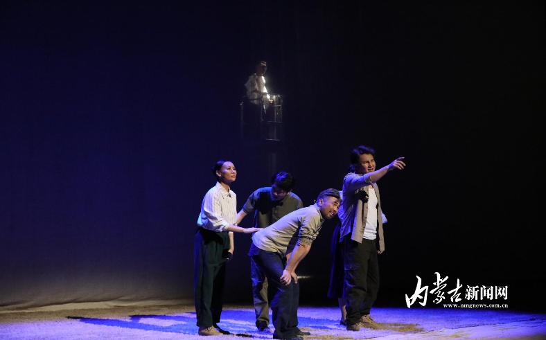 大漠恒星首演震撼全场！巴雅尔如何在鬼见愁气象站书写传奇？  第2张