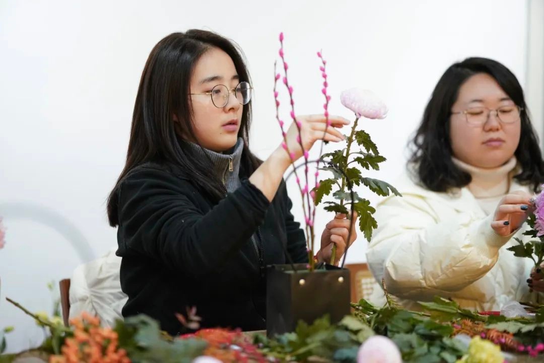 青春不打烊！夜校课程如何点亮你的夜生活？咖啡拉花、调香、钩针编织，你pick哪一个？  第8张