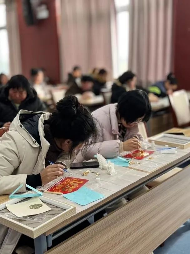 泖港镇总工会送温暖，春联福字暖人心！你收到了吗？  第4张
