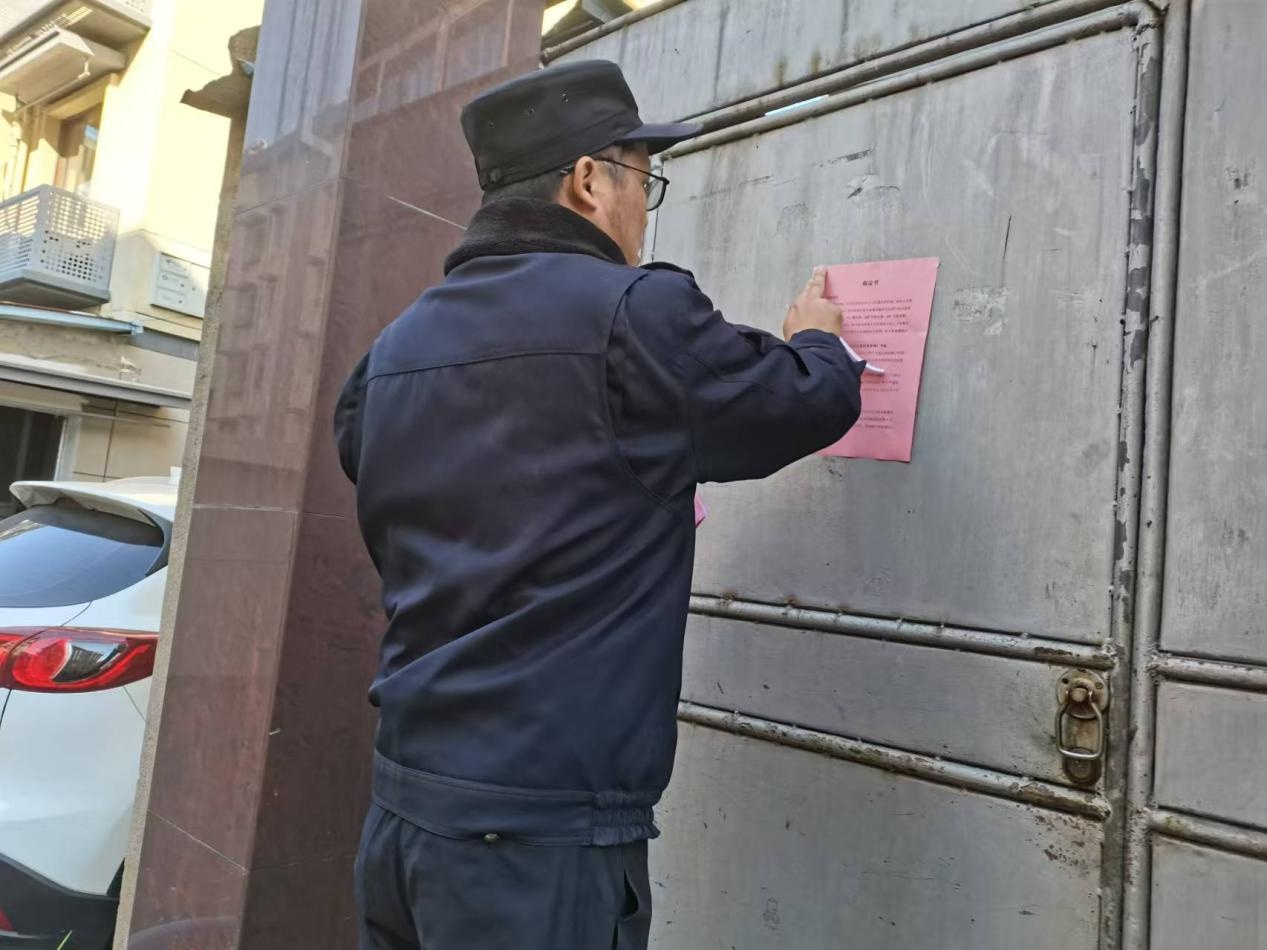 垃圾分类新规实施，为何仍有居民我行我素？社区上门宣传，你支持吗？  第4张