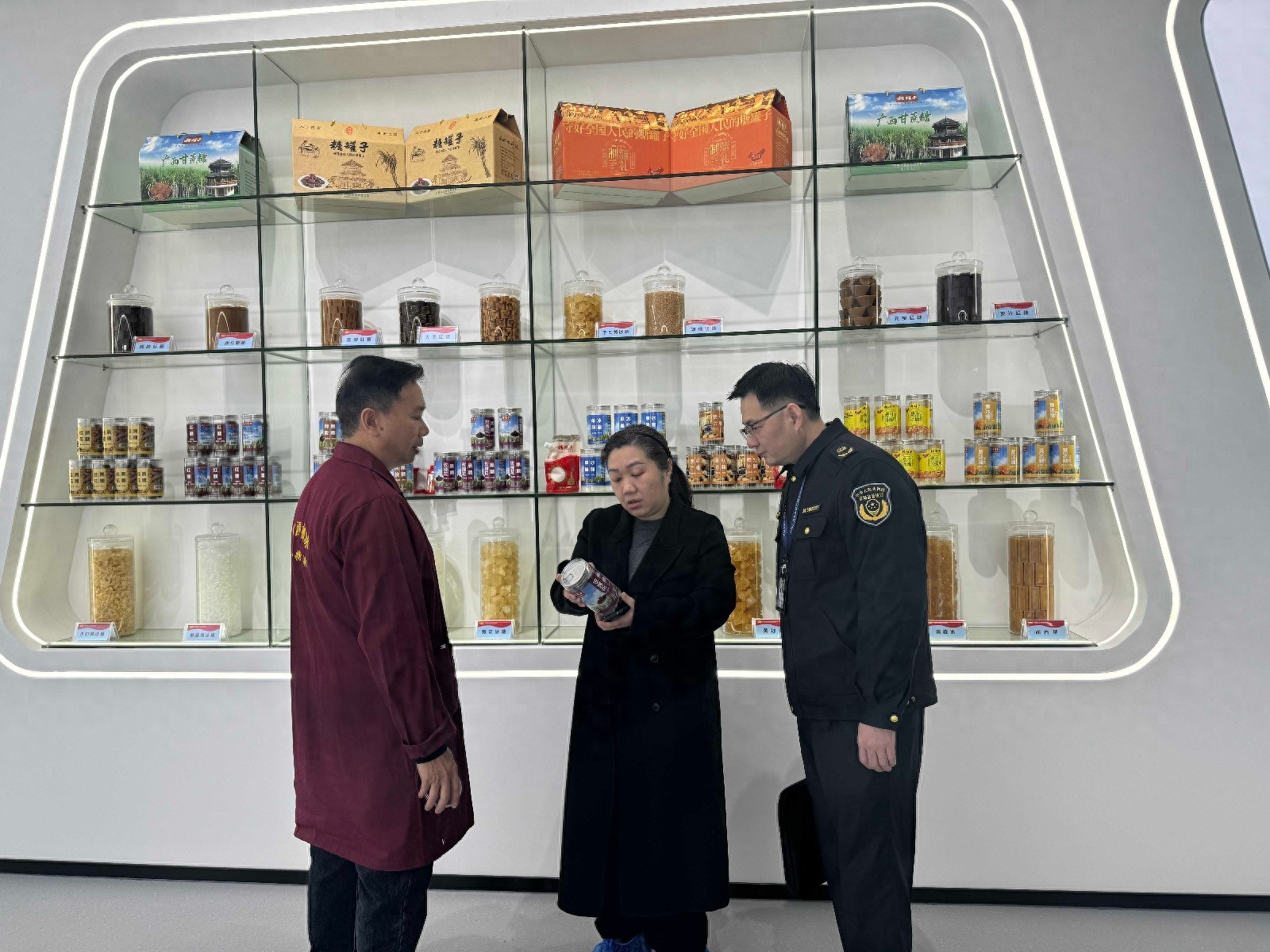 来宾市市场监管局如何助力企业新年开好局？揭秘暖企助发展专项调研帮扶活动  第1张
