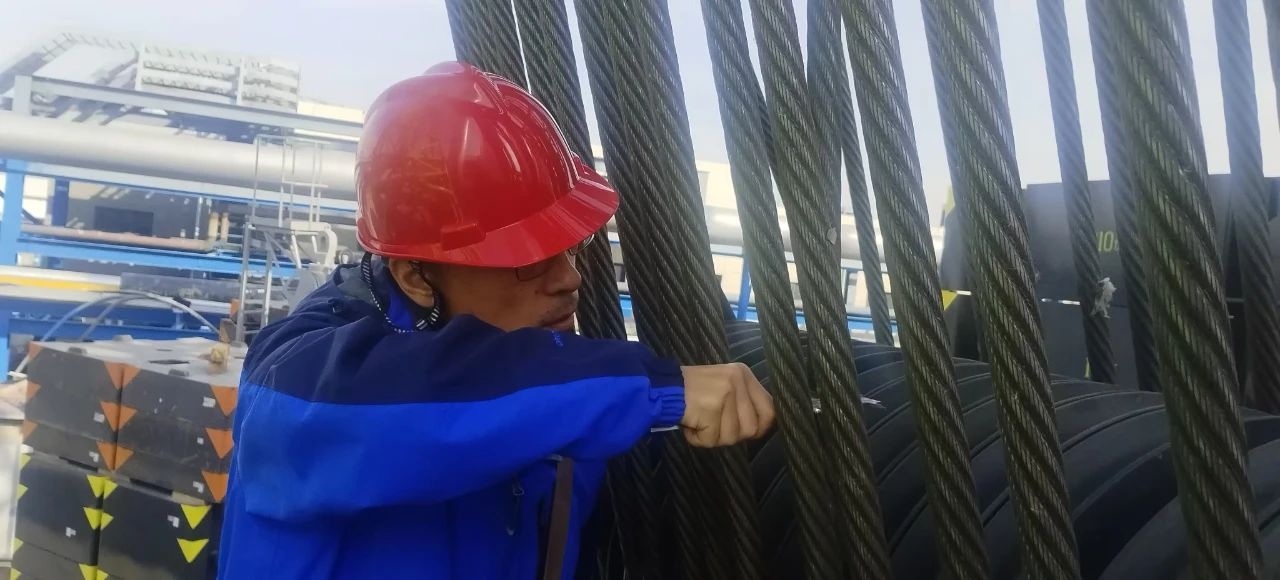 开工第一课竟在1300吨起重机旁？揭秘市特检院的安全生产新举措  第2张