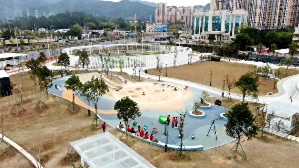 龙门县新智慧停车场开放，市民停车难题终于解决！你还在为停车烦恼吗？  第1张