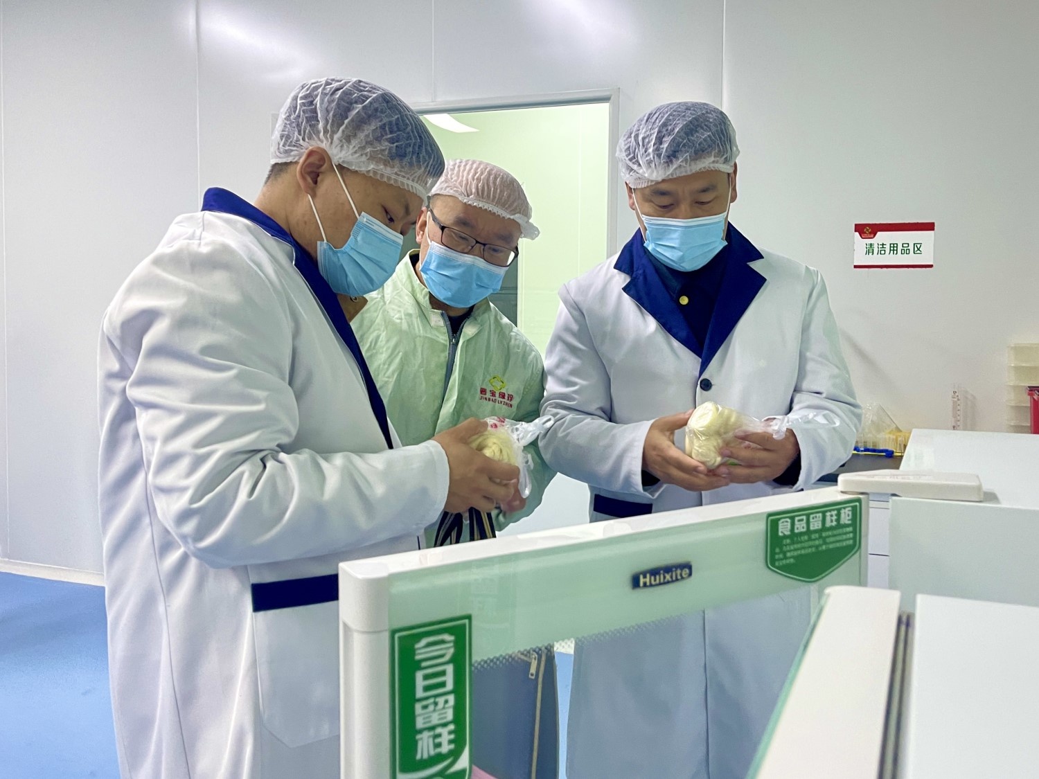 春季开学第一餐，如何确保舌尖上的安全？市监局的全面检查揭秘  第2张