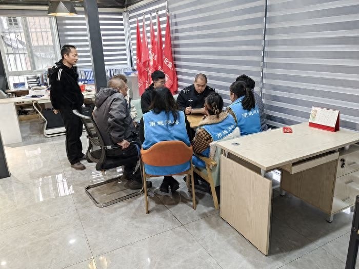 青江派出所如何通过双网融合模式，让和走进万家，护航辖区平安？  第1张