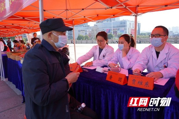 湘西州2025年学雷锋主题活动盛大启动，51个先进典型震撼发布  第4张