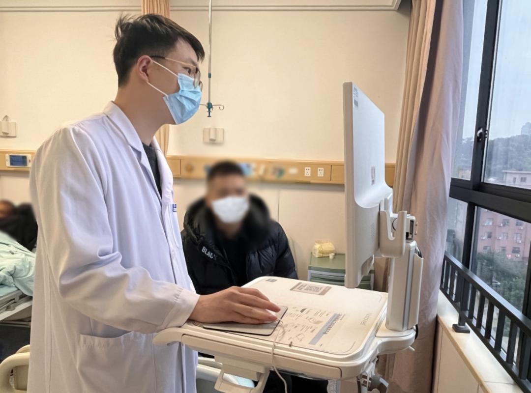 只是几口隔夜可乐，竟然让他住进医院！你还在喝隔夜饮料吗？  第2张