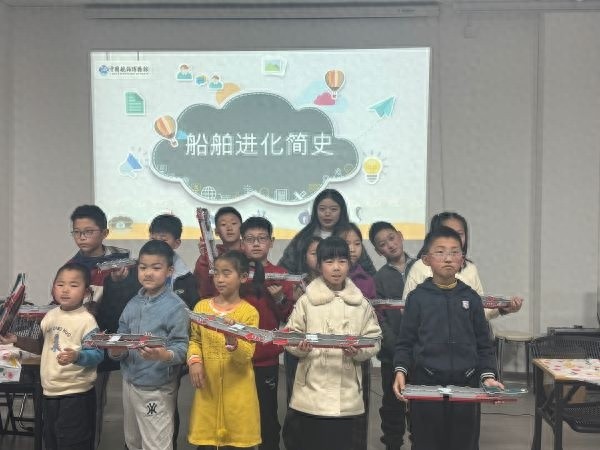 你知道船舶是如何从独木舟进化到现代巨轮的吗？亲子活动揭秘航海奇迹  第1张