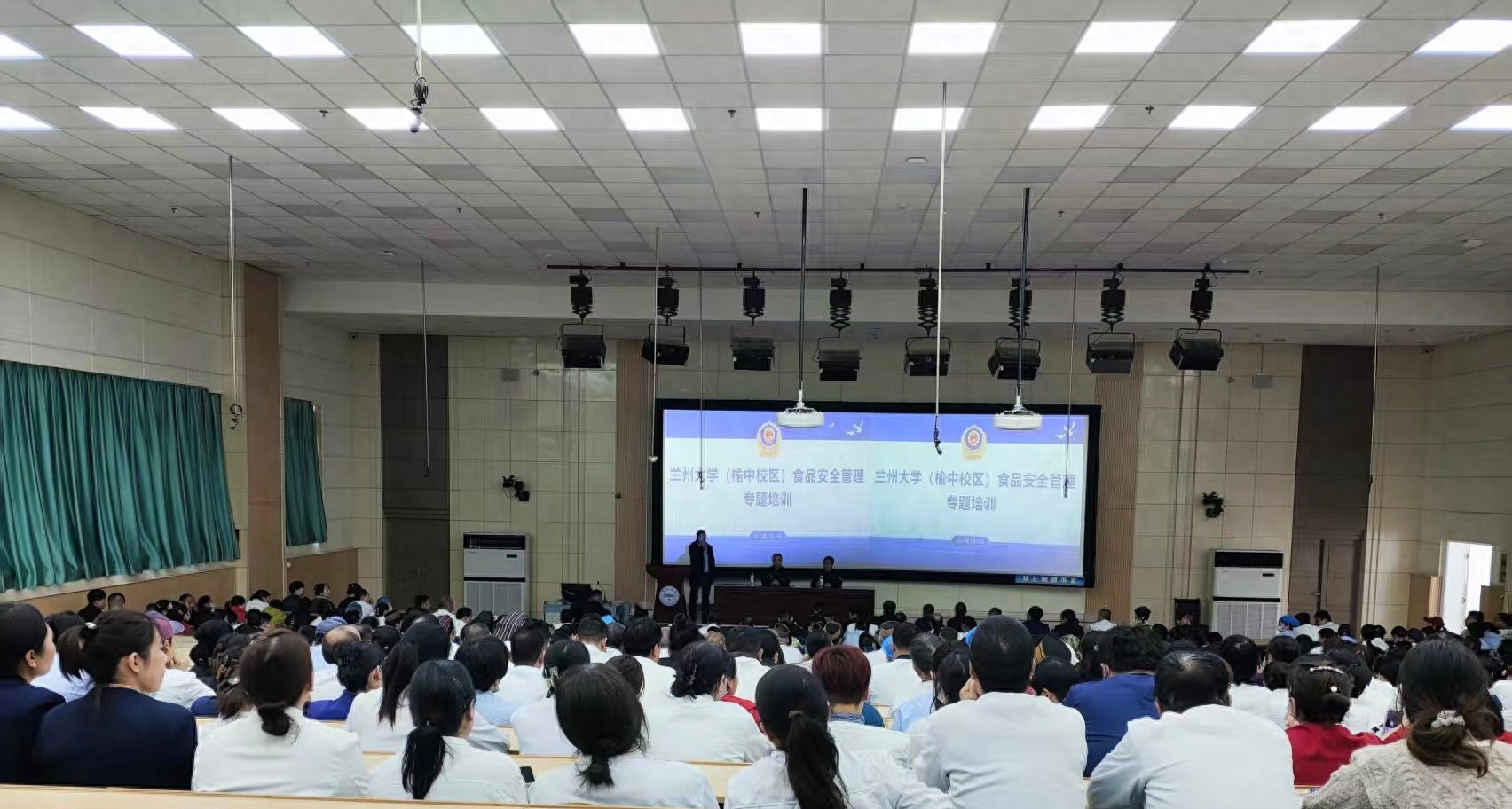 2025年校园食品安全大升级！440余名食堂从业人员如何确保师生饮食安全？