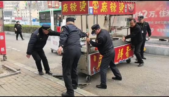 伊川如何通过柔性执法打造整洁有序的城市环境？  第2张