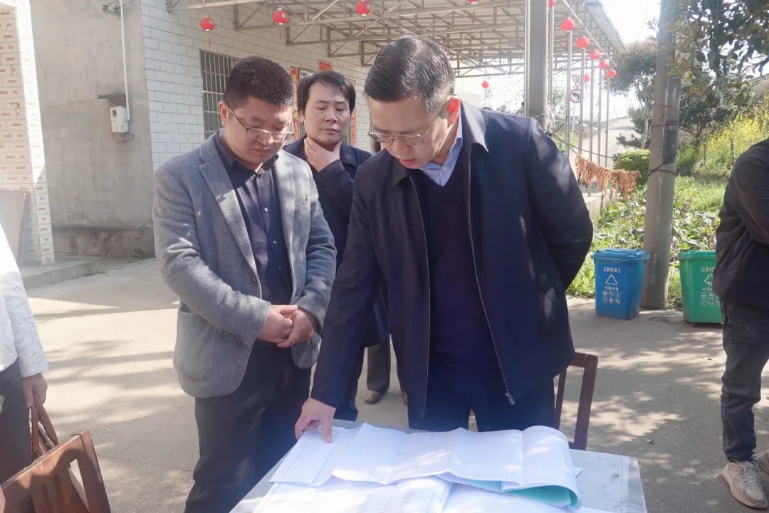 防汛形势严峻！湘潭副市长陈爱民亲临一线，岳塘区如何守护大堤安全？  第2张