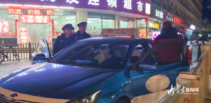 包头火车站深夜专项整治，出租车违规行为为何屡禁不止？  第2张