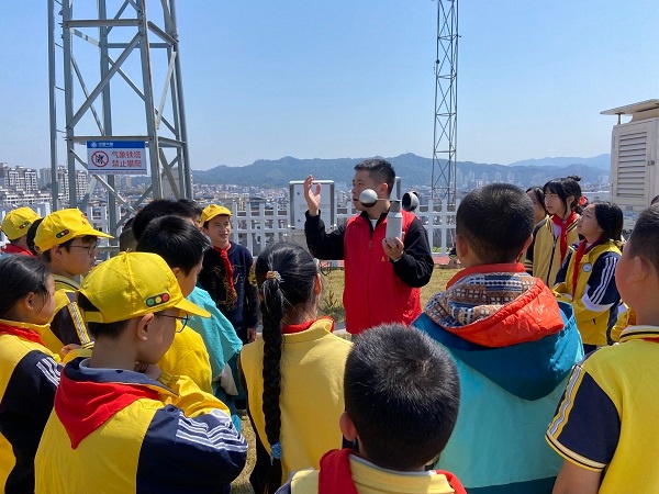 大余县气象局如何让300名小学生爱上气象？揭秘这场趣味科普之旅  第4张