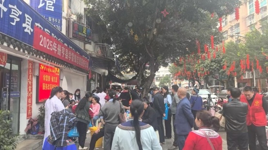 学雷锋日，医护志愿者如何用行动诠释奉献精神？  第2张