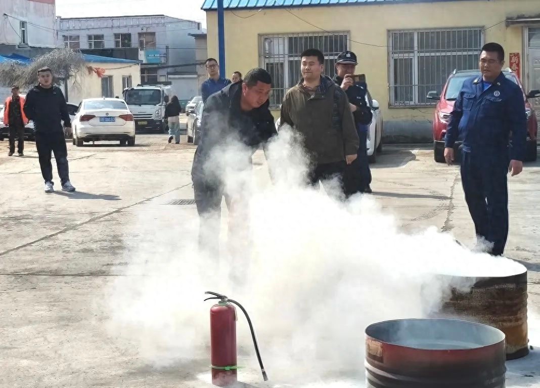 基层干部变身防火墙！这场沉浸式消防演练为何让所有人直呼太震撼？