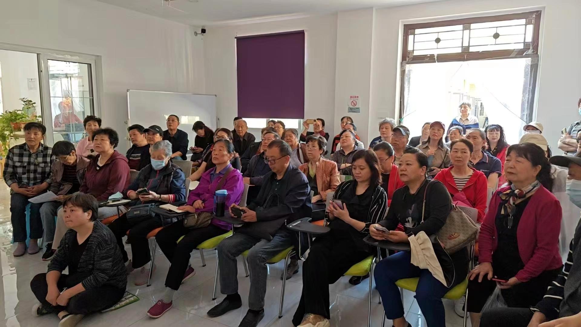 不会发抖音也能轻松学会AI剪辑？雁塔区这场课程让老人和年轻人都疯狂点赞  第3张