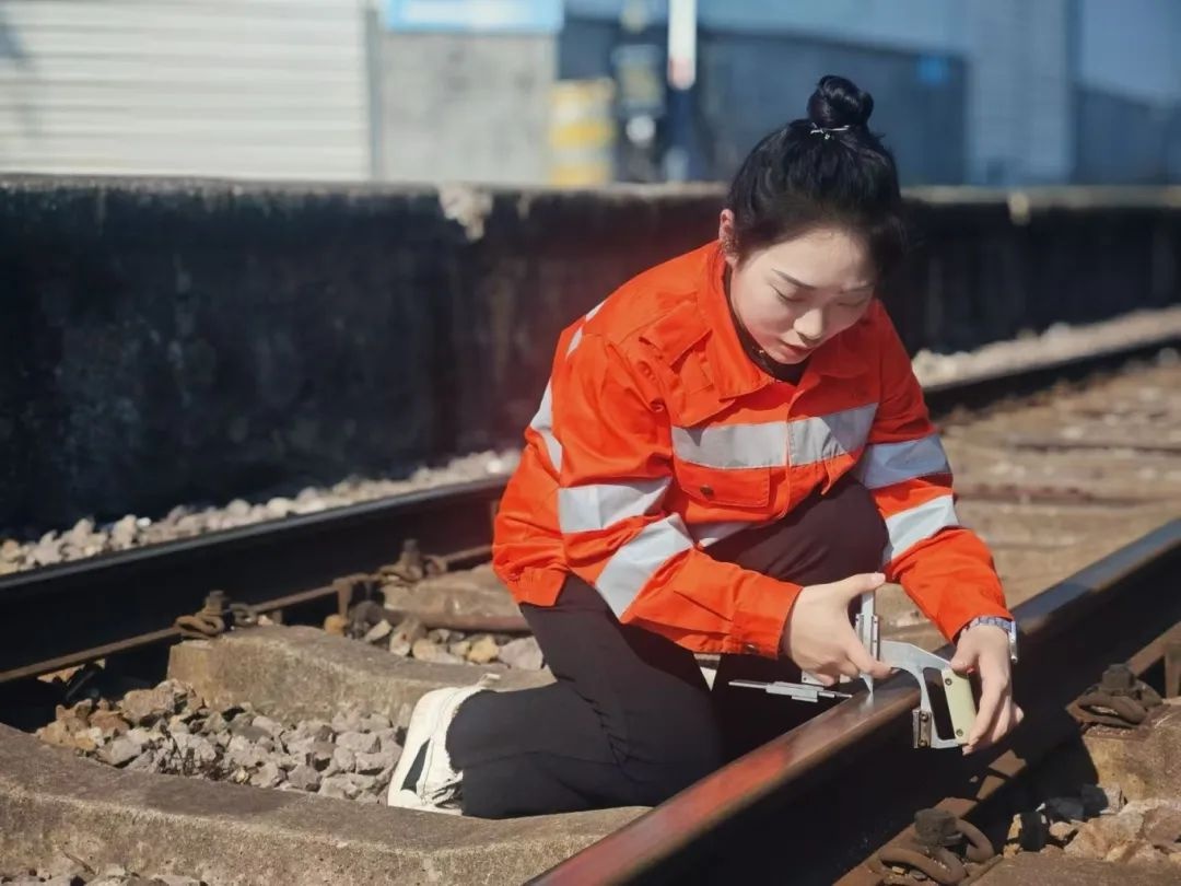 00后铁路新兵首次体验集中修，他们的硬核初体验竟比想象更震撼  第7张