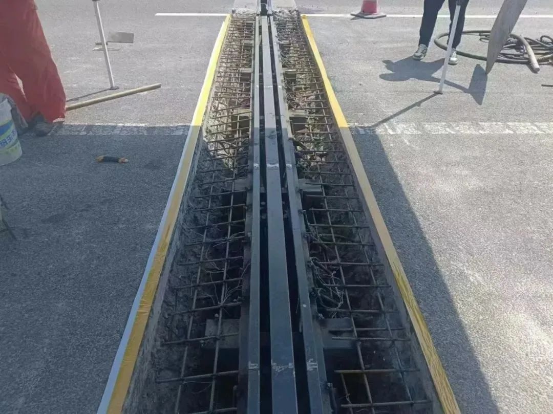 常嘉高速本周末施工！为何高速公路和桥梁需要定期养护？  第3张