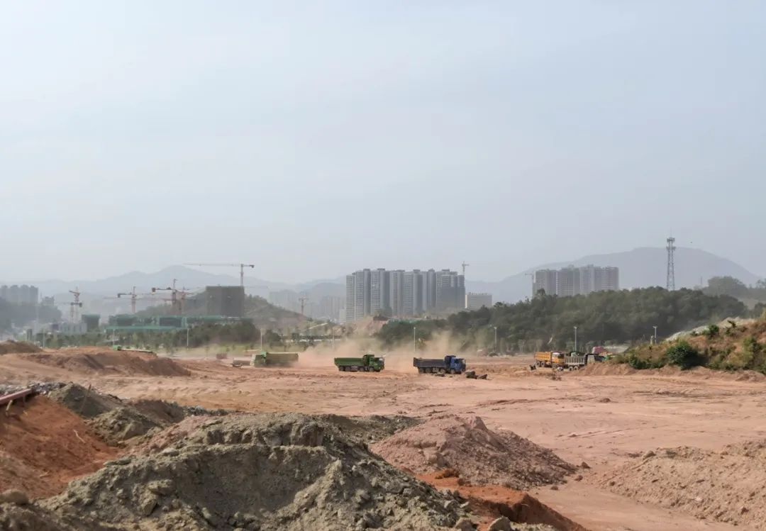 扬尘治理成效显著？这些工地为何依旧尘土飞扬  第5张