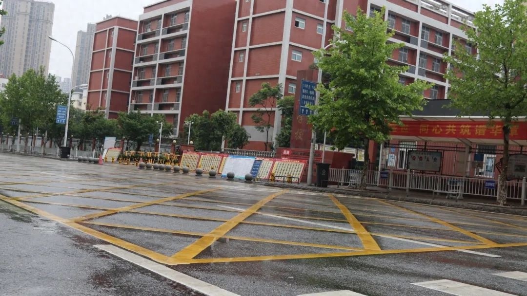 市公安局交管支队全力打造校园周边交通安全屏障！你知道背后有多拼吗？