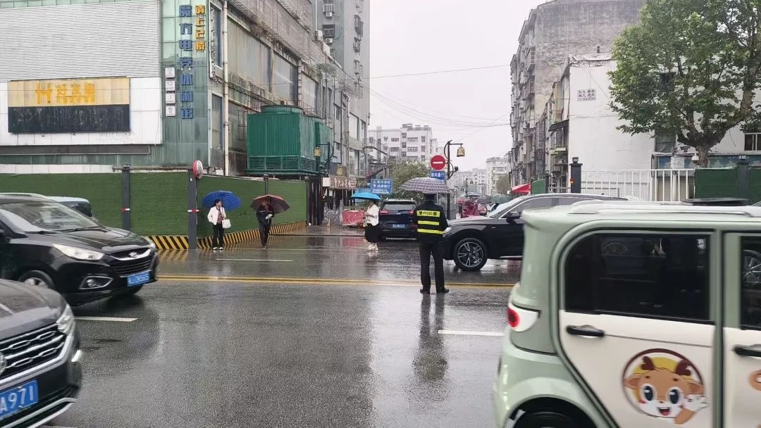 市公安局交管支队全力打造校园周边交通安全屏障！你知道背后有多拼吗？  第3张