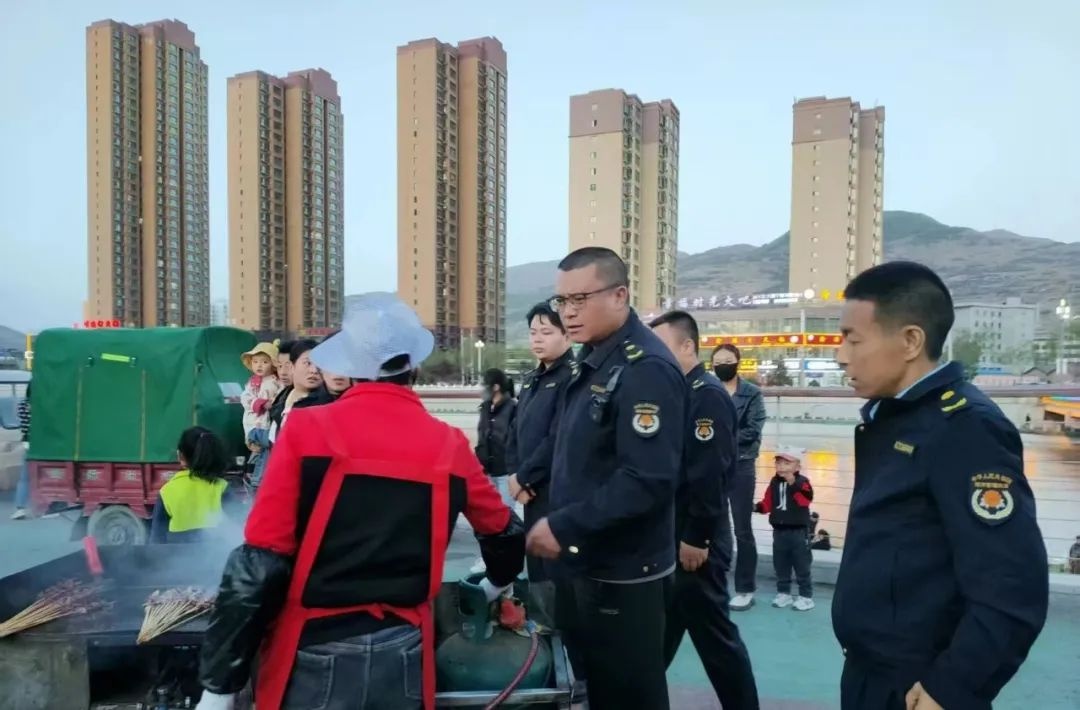 5月16日市容整治大行动！占道经营等顽疾如何破解？  第2张