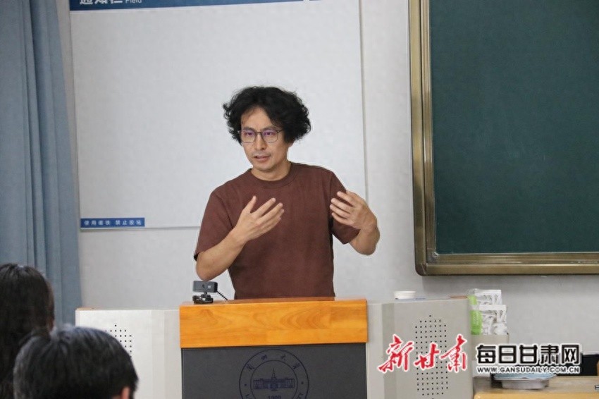 12 年传统媒体经验+8 年得到工作经验的他，讲座讲了啥？  第1张
